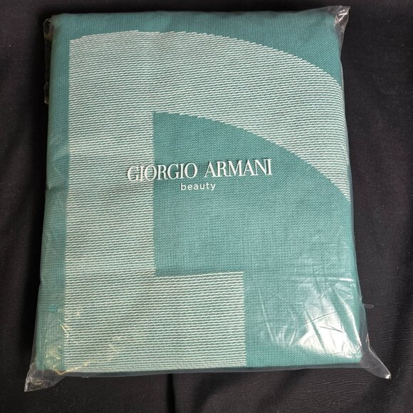 Giorgio Armani Beauty 100% Cotton Promotional Towel Made in Portugal LF4881 - Picture 3 of 7